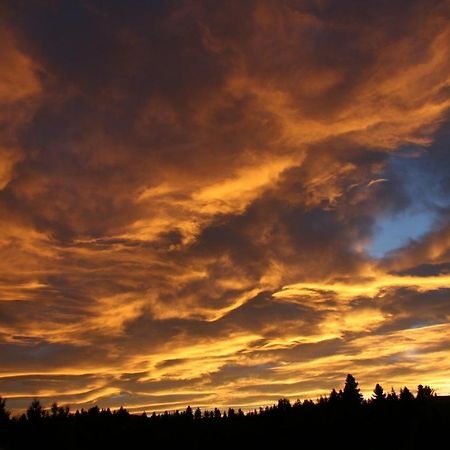 Sunset Chalet Villa Lake Tekapo Exterior photo