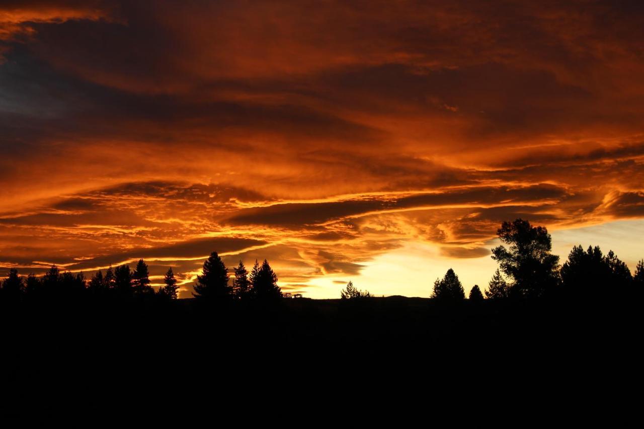 Sunset Chalet Villa Lake Tekapo Exterior photo